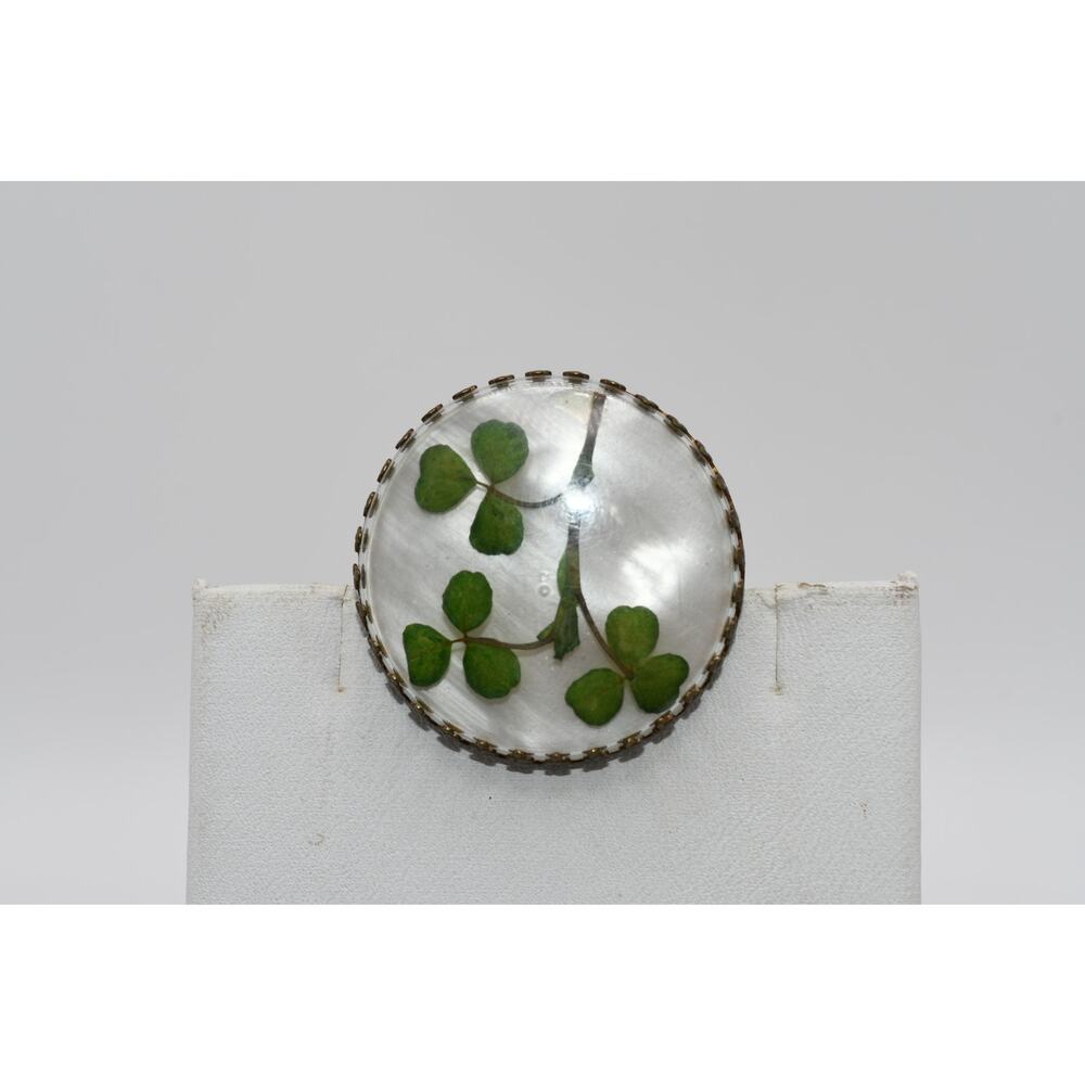 Vintage 1950s Three Leaf Clover Brooch Lucite Dome Pin - Picture 6 of 10